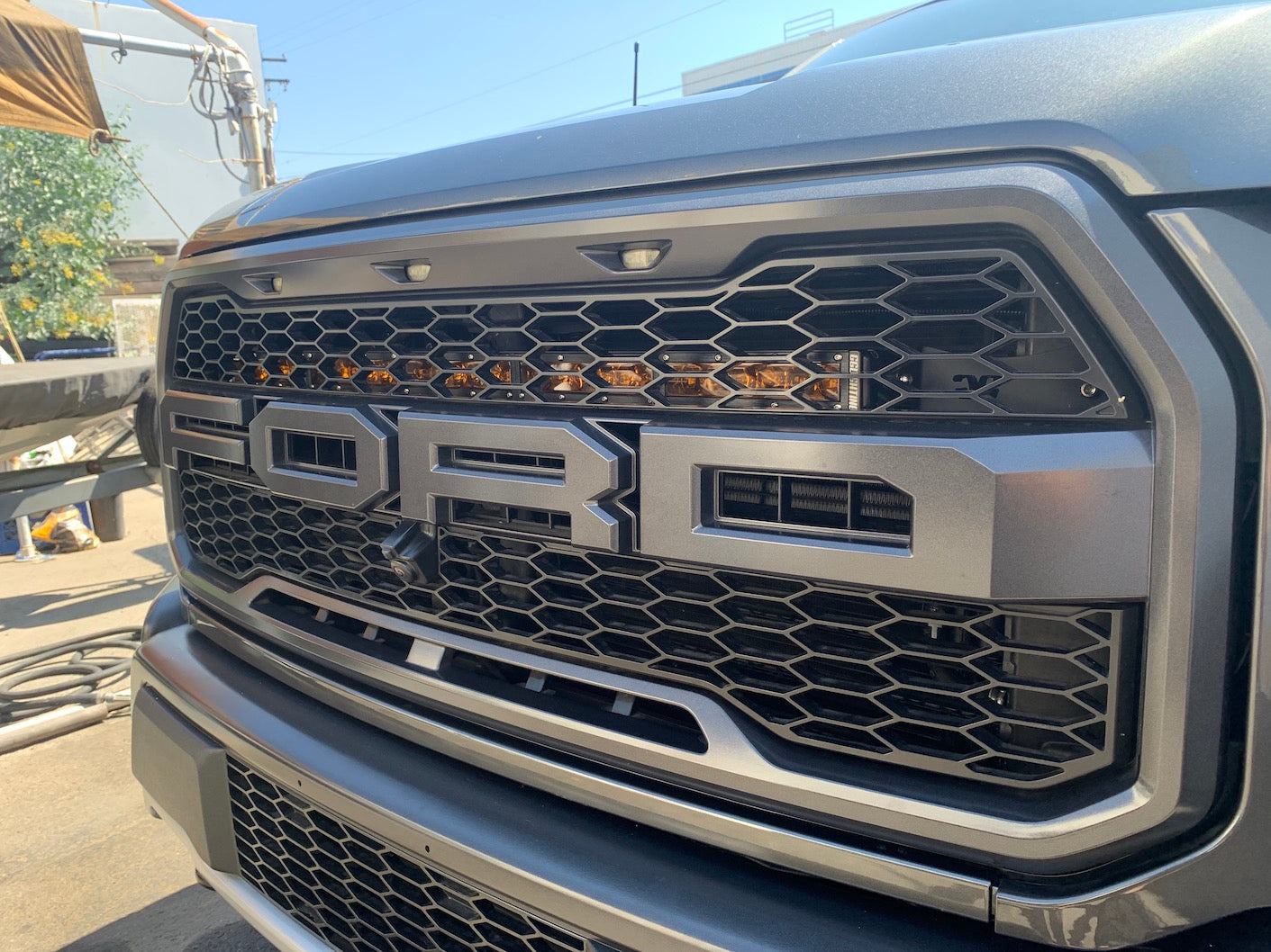 Excursion Raptor Grille 2nd Generation Ford Raptor 30” Behind The Grill Mounts – GGLighting